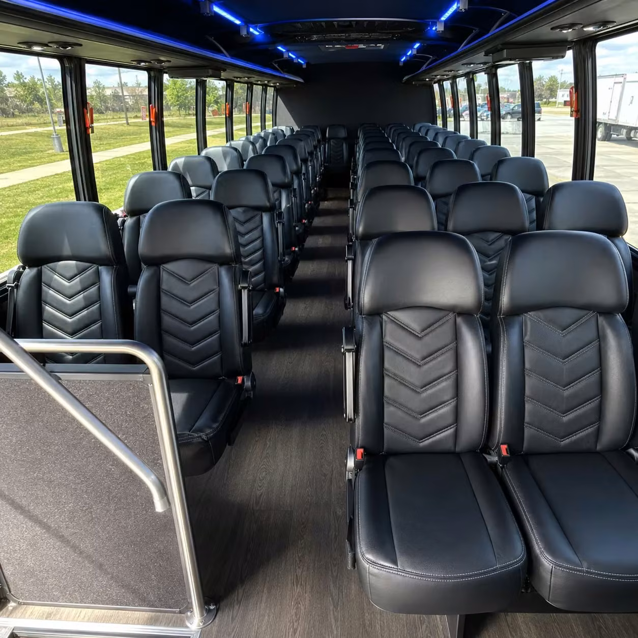 escondido 30 passenger minibus rental